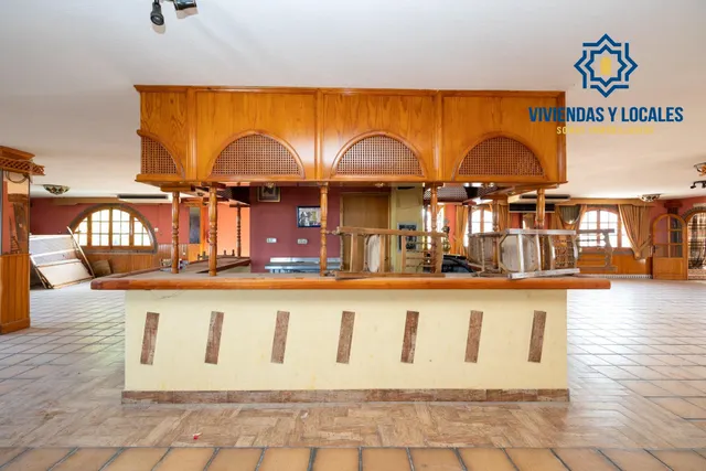 Terreno urbanizable, actualmente hay un restaurante. — 19