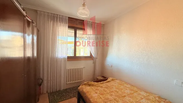 CASA TRADICIONAL DE PIEDRA CON GRAN PARCELA Y ANEXOS EN ABAVIDES (OURENSE) — 28