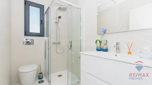 ¡Chalet individual nuevo a la venta en Vistabella Golf Orihu - foto 3