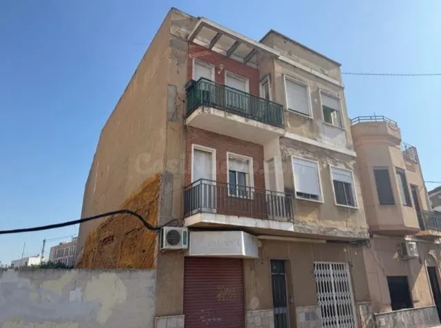 SE VENDE piso OKUPA en C CALVARIO 19 de Murcia - foto 3
