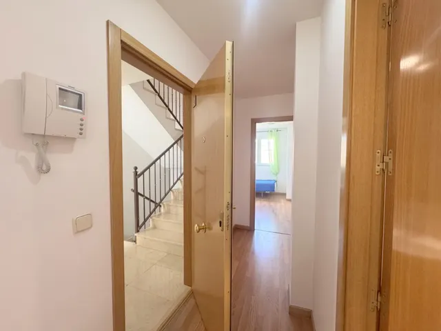 Amplio piso con 3 dormitorios, terraza y excelentes vistas en Las Navas del Marqués — 38