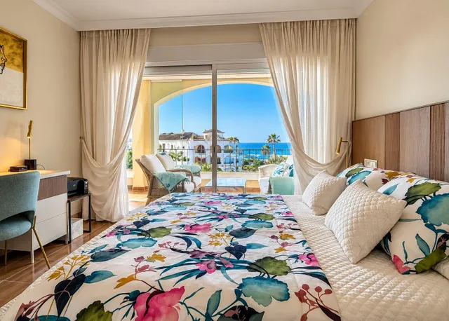 Exclusivo ático de lujo en Elviria con espectaculares vistas al mar — 25