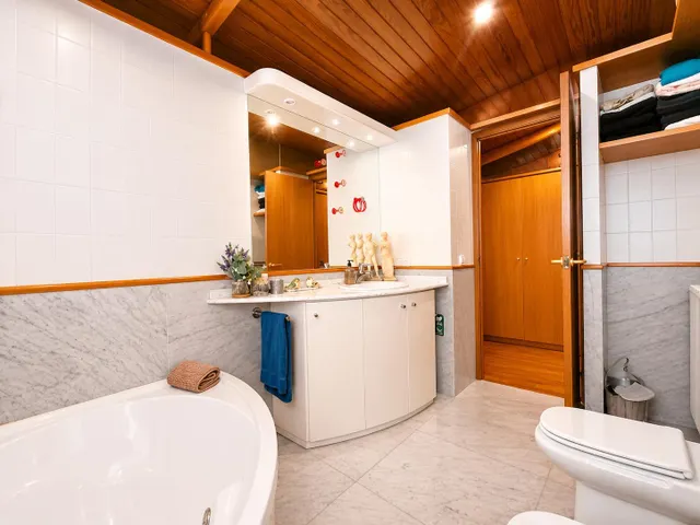 Vivienda esquinera con garaje — 28