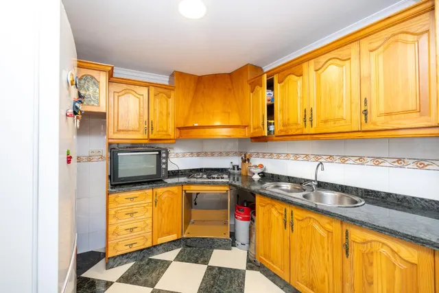 Casa de 5 plantas con 6 dormitorios, terrazas y vistas en Lanjarón – Granada — 11