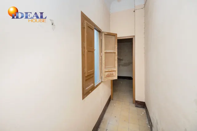 A LA VENTA EDIFICIO EN PLAZA BIB-RAMBLA — 28