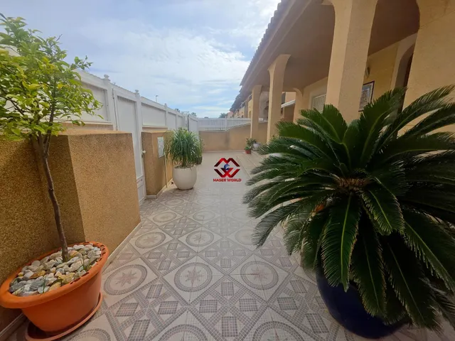 Villa en esquina con piscina privada, garaje a 800 m de la playa en Santiago de la Ribera — 9