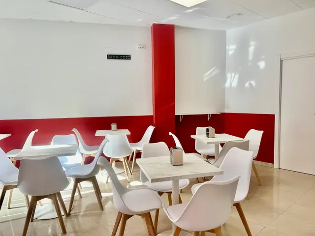SE TRASPASA BAR EN PLENO FUNCIONAMIENTO — 7