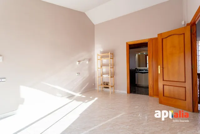 CHALET EN EL CENTRO DE SALOU 5 habitaciones — 48
