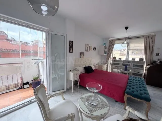 Piso reformado de 3 dormitorios, 2 baños y amplia terraza en - foto 5
