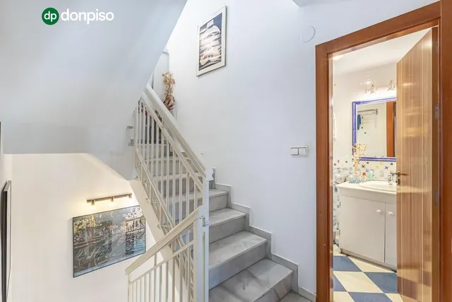 CASA PAREADA EN LA ZUBIA CON PISCINA, ZONA DE BARBACOA Y JARDÍN — 31