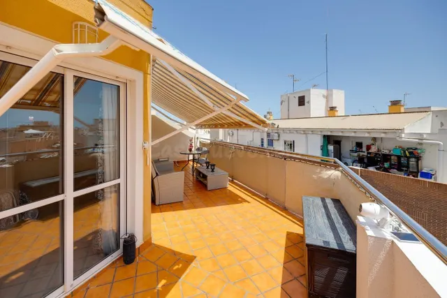 ÁTICO CON TERRAZA DE 32 M2 Y PLAZA DE GARAJE - foto 3