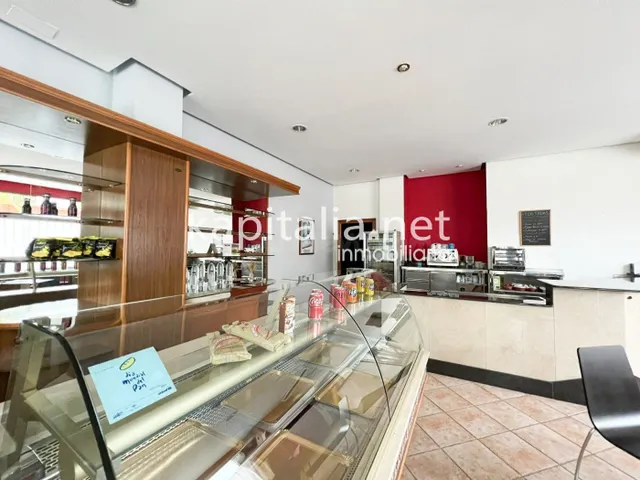 Local comercial en venta en zona Llombo - foto 2