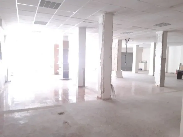Local comercial en esquina — 5