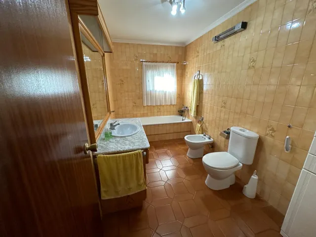 Magnifica casa  con terreno en el casco urbano — 24