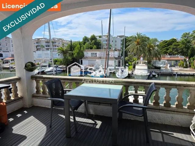 Apartamento con amarre privado y licencia turística Roses — 23