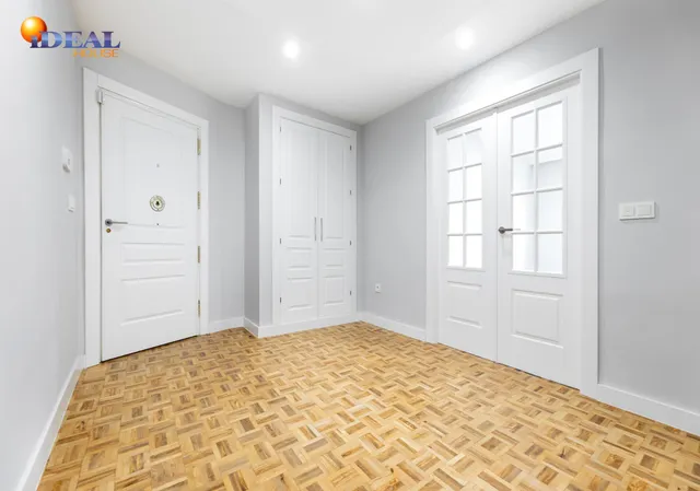 PISO DE 5 DORMITORIOS EN CALLE RECOGIDAS — 27