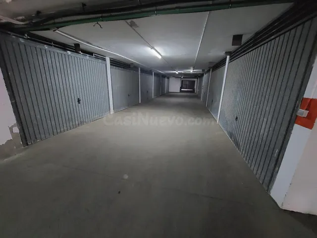 Garaje de 42 metros en primera linea zona Las Marinas - foto 2