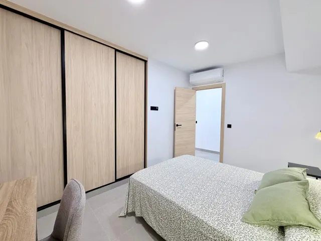 Precioso piso totalmente reformado en alquiler de larga temporada — 9