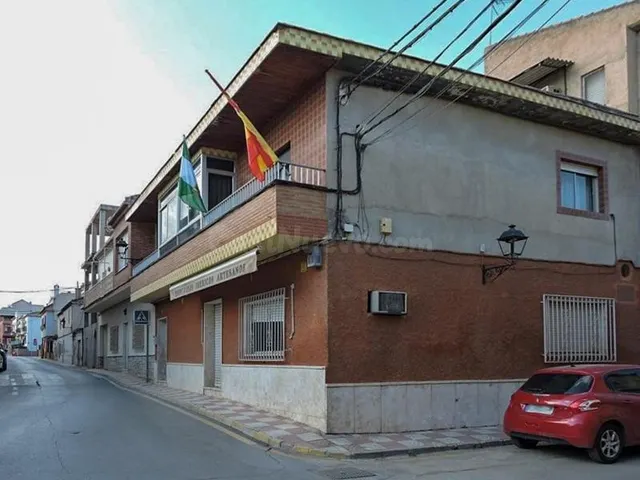 Casa Independiente con Local Comercial - foto 3
