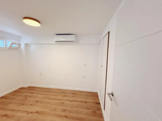 Piso en venta en Avenida de la Telefónica — 26