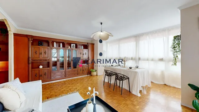 AMPLIA VIVIENDA CON GRAN TERRAZA, GARAJE Y PISCINA EN VISTAH