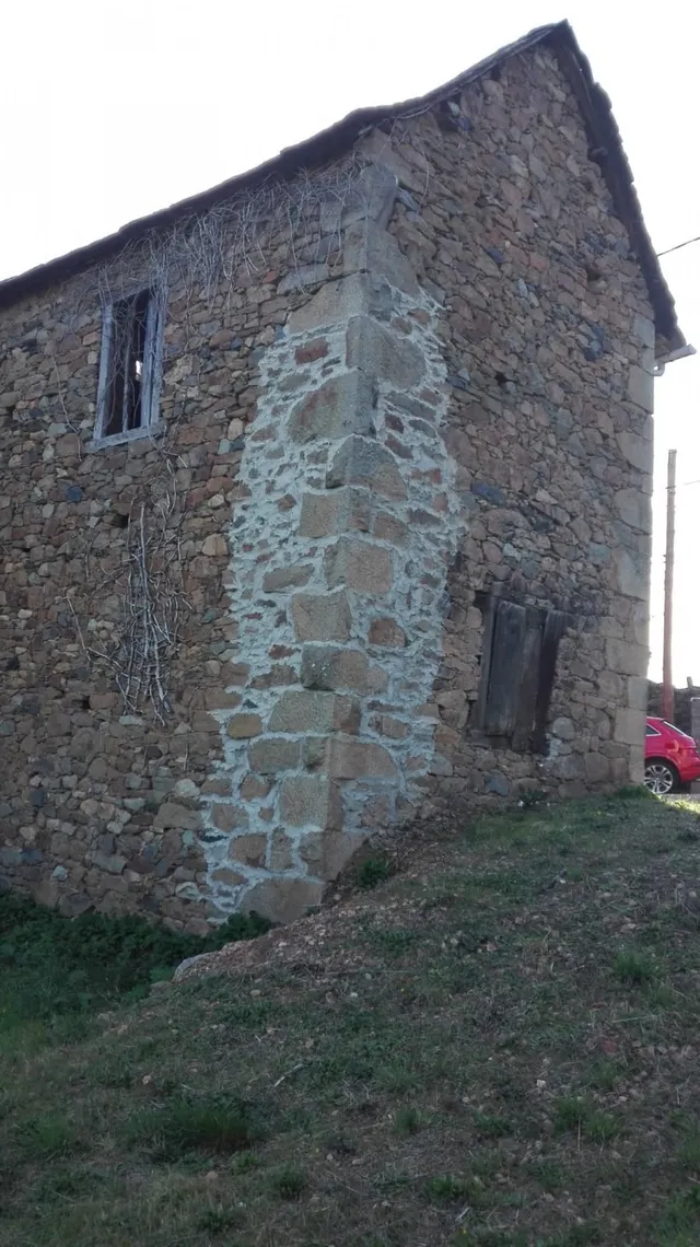 CASA DE PIEDRA CON TERRENO EN NOCEDA DEL BIERZO — 3