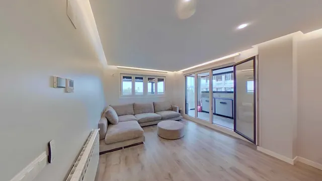 ¡SE ALQUILA!! Impresionante vivienda de tres habitaciones con terraza de 50m2 en la zona de La Garena. — 4