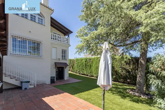 CASA PAREADA EN LA ZUBIA CON PISCINA, ZONA DE BARBACOA Y JARDÍN — 7