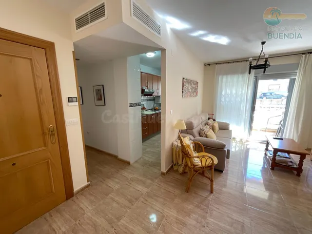 APARTAMENTO CON GARAJE A POCOS MINUTOS A PIE DE LA PLAYA Y T - foto 3