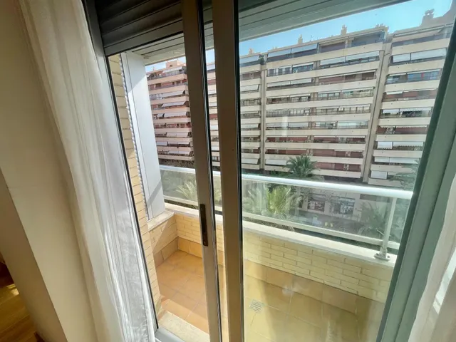 Muy buen piso de 4 Dorm. en Av. Oscar Espla — 8