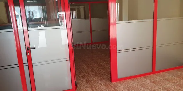 SE ALQUILA LOCAL COMERCIAL EN EL CENTRO DE LA VALL D'UIXO - foto 2
