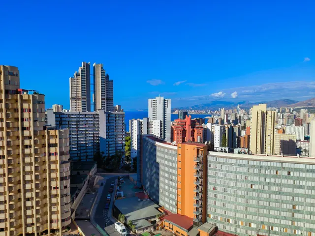 Amplio piso de 2 dorm. en la emblemática y moderna Torre Lugano - www.inmobiliarialesdunes.com — 6
