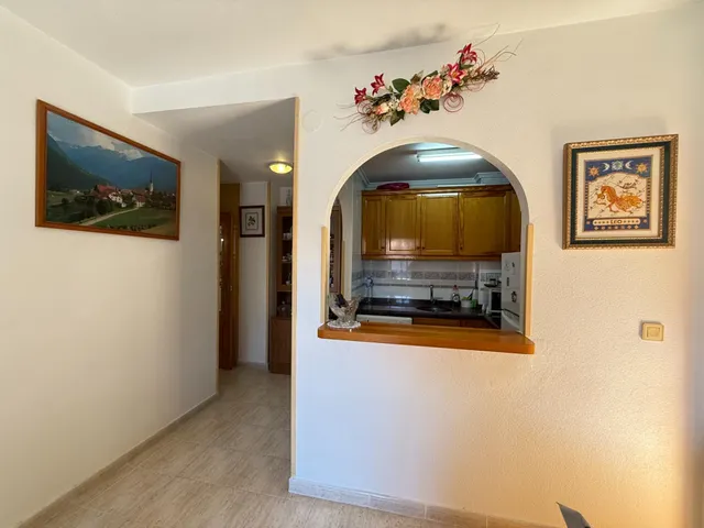 Apartamento en esquina de 2 dormitorios a 500 m de las piscinas naturales en Torrevieja!!! — 20