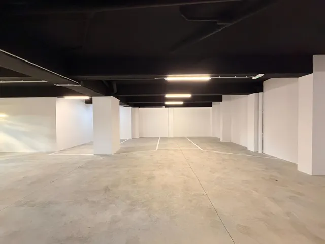 Plaza de parking junto a parque Sama a 5 min. estación — 9