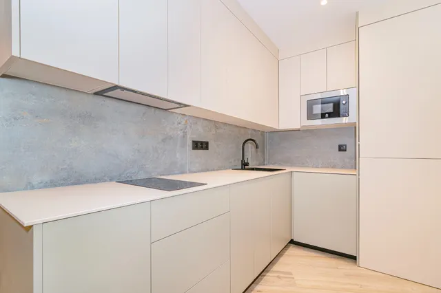 Edificio premiun gran lujo  nuevo totalmente reformado y equipado con mobiliario exclusivo  en el centro de Granada — 9