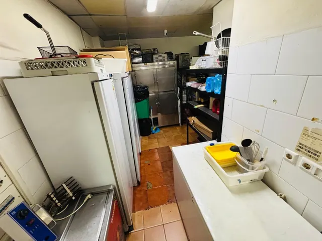 Ex. magnifico local comercial en zoco — 18