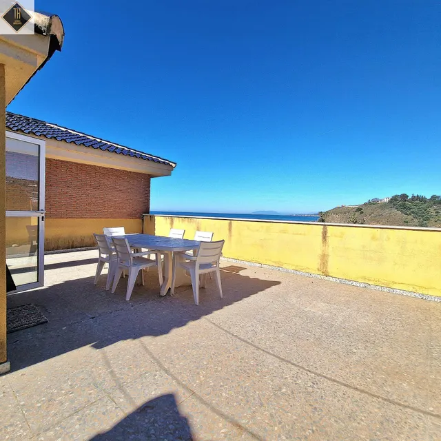 Ático con gran solarium y  vistas al mar. — 18