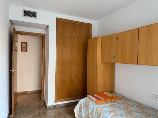 Alquiler de apartamento en el centro , junto a el Corte Ingles, 2 dormitorios, plaza de garaje y trastero — 36