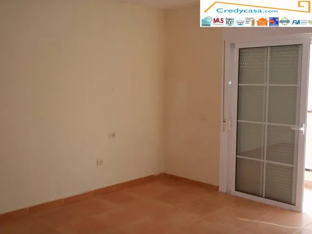 Adosado de 180 m2 con 2 terrazas y 2 plazas de garaje — 10