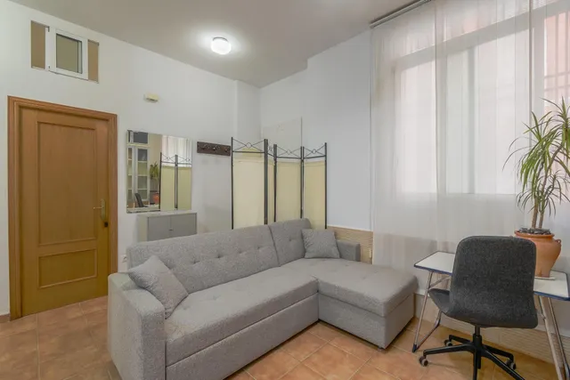 BAJO CON DISTRIBUCIÓN DE VIVIENDA Y PATIO EN GRAU DE VALENCIA — 6
