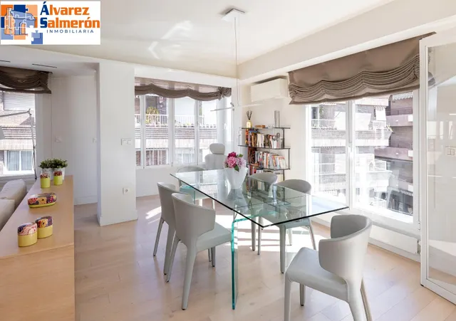 Exclusiva vivienda con vistas al Palacio de los Patos, junto Recogidas, 4 dormitorios 3 baños — 3