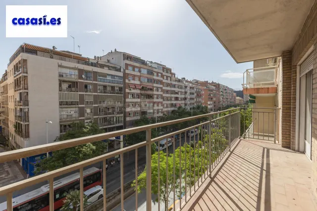 Piso con terraza y gran potencial junto a Camino de Ronda — 2