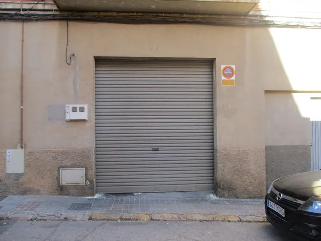 LOCAL COMERCIAL CON PATIO Y GARAJE