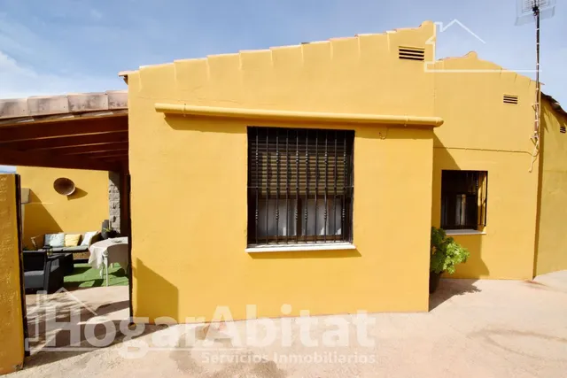 CHALET SEMINUEVO CON TERRAZA Y GARAJE — 31