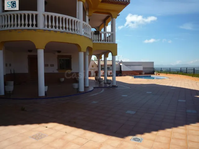Chalet independiente con vistas panorámicas a Granada — 5