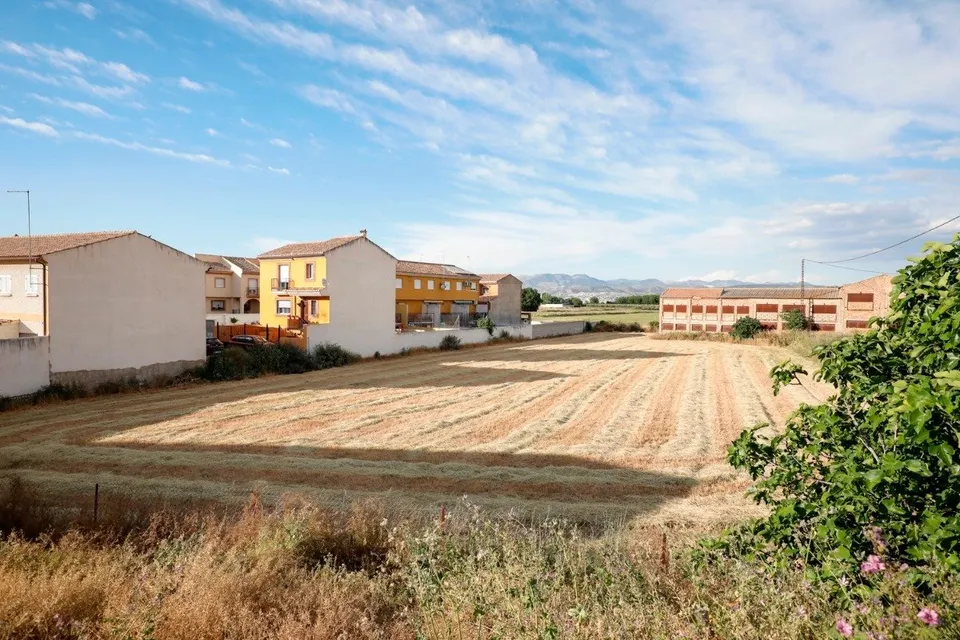 ¿Estás buscando terreno para invertir? ¡ ¡ Lo has encontrado!! Solar urbano con 3.441m2