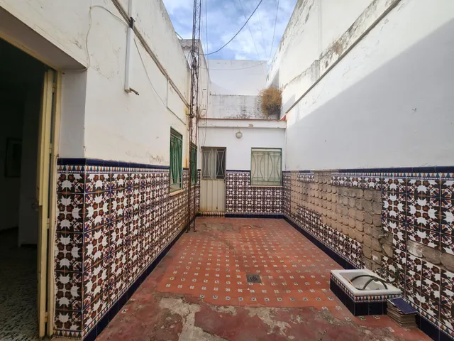 CASA EN PLENA CALLE SAN SEBASTIAN — 50