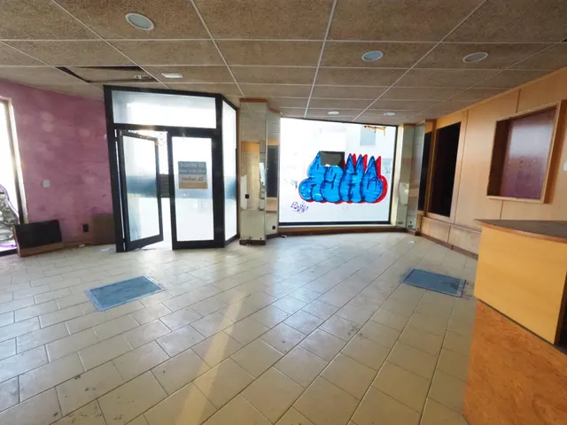 SE VENDE LOCAL COMERCIAL EN MOLLET DEL VALLES - foto 2