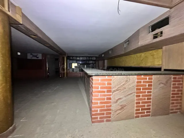 Se vende local comercial en cerdanyola del vallés — 3