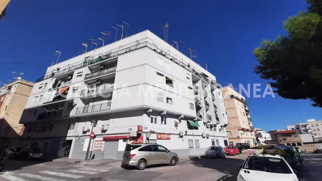 Piso en venta en Benimamet, con cuatro habitaciones y dos baños — 7